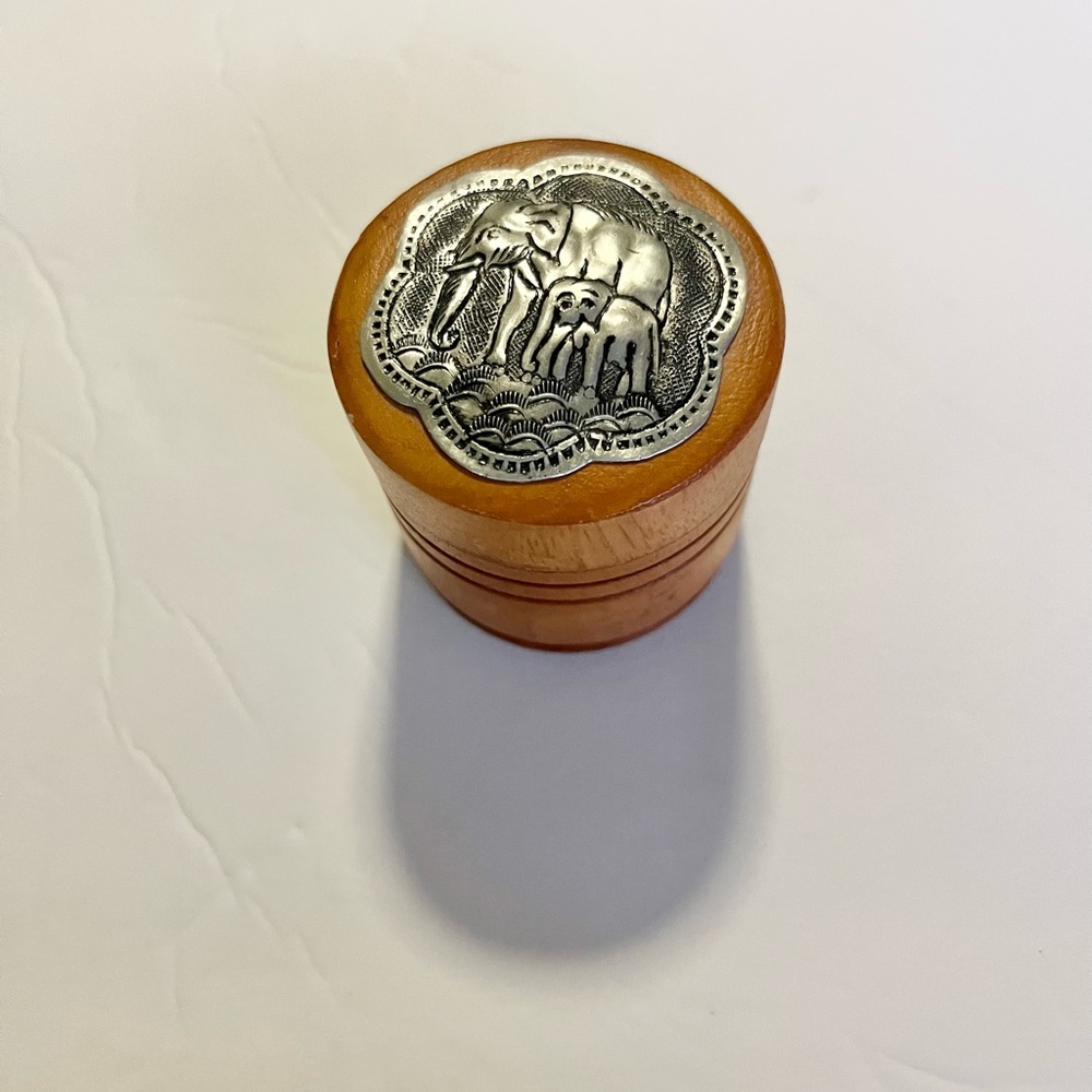 Novelty wooden box with silver tone Elephant image